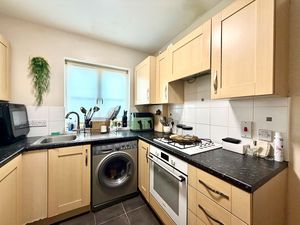 Kitchen- click for photo gallery